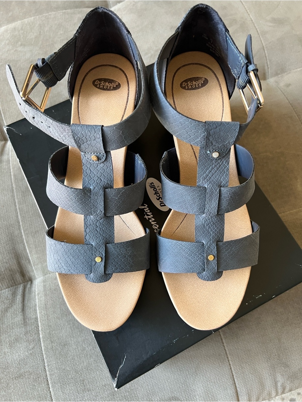 Dr. Scholl's Women's Dark Gray Textured Strappy Sandals